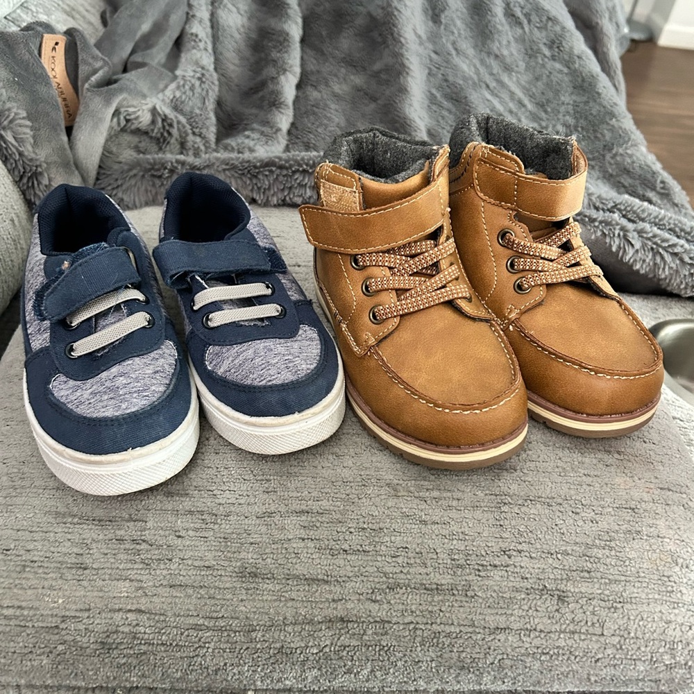 Toddler boys size 9 shoes